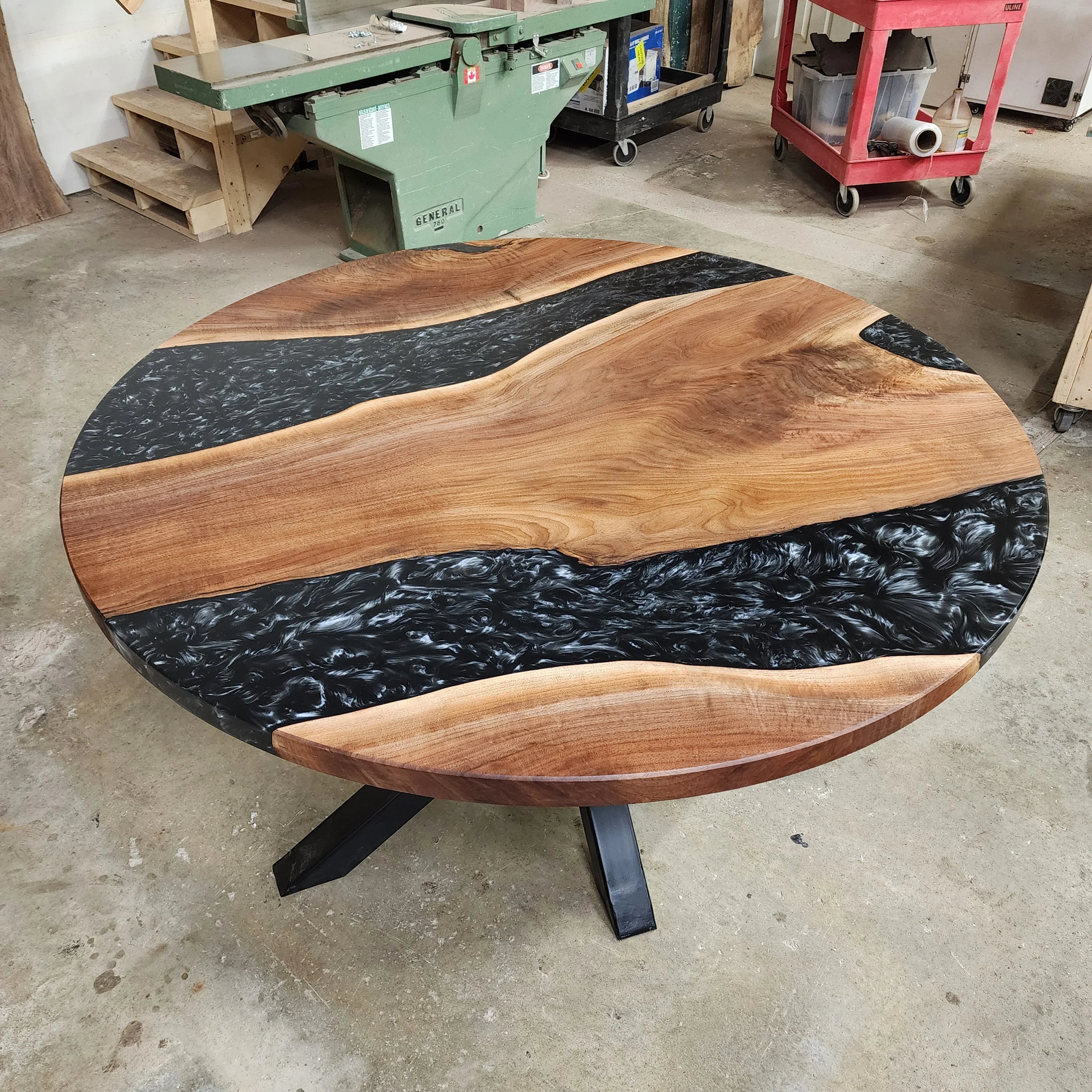 DIY : fabriquer un guéridon en bois de palette DIY : fabriquer un guéridon en bois de palette